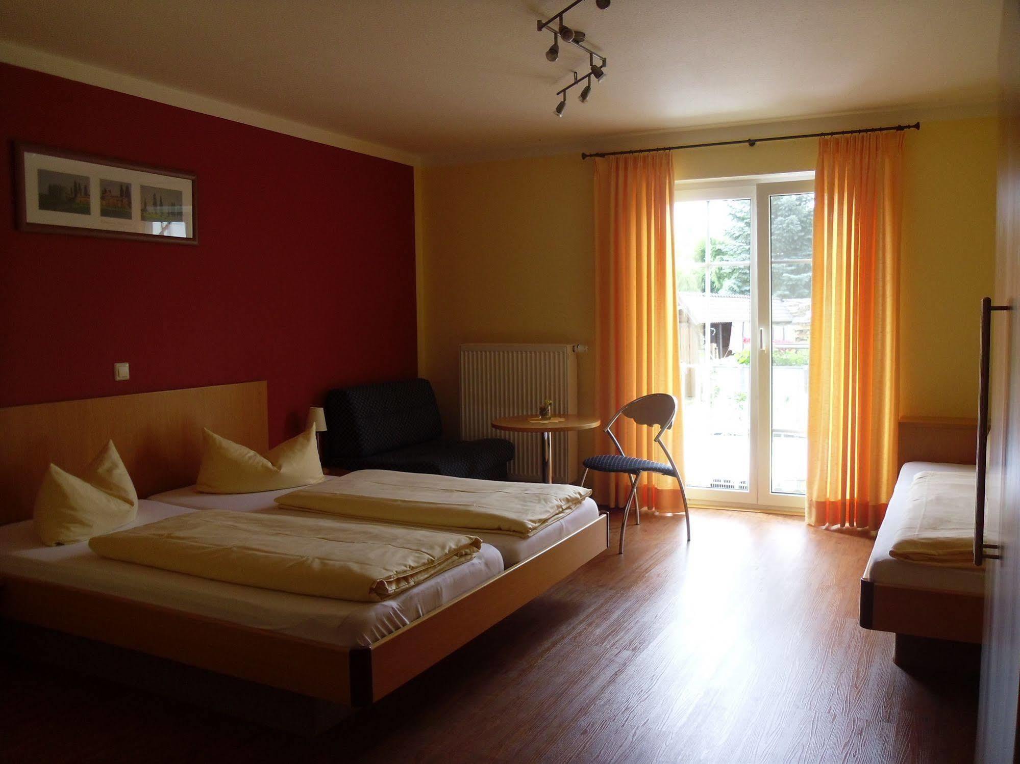 & Gastehaus Im Ziegelweg: Europa-park Ticket Guarantee Hotel